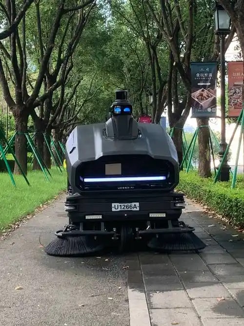 清洁消杀机器人