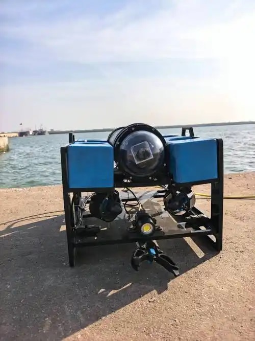 水下作业机器人